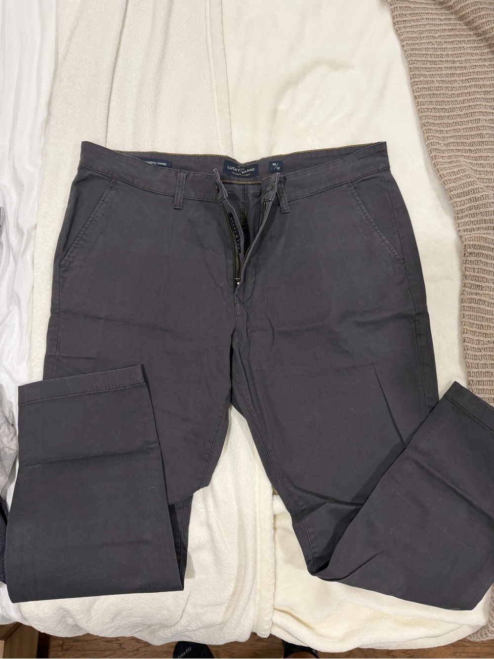 410 Lucky Brand Men's Charcoal Gray Athletic Chino Pants 38x30